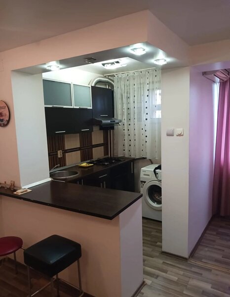 Titan, Bd. 1 Decembrie 1918, Faur, bloc reabilitat, fara risc seismic