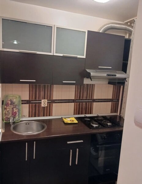 Titan, Bd. 1 Decembrie 1918, Faur, bloc reabilitat, fara risc seismic